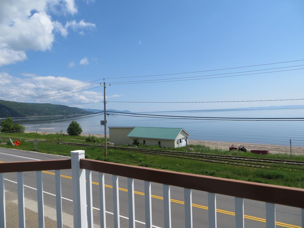 Restaurant Motel De La Plage Сент-Ирене Экстерьер фото